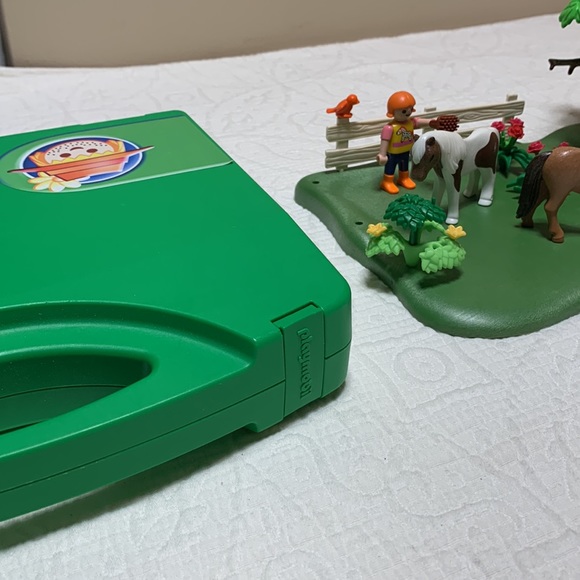 Pony Pasture/Hay Wagon 40th Anniversary Set 5457 - Playmobil Country - Picture 7 of 13